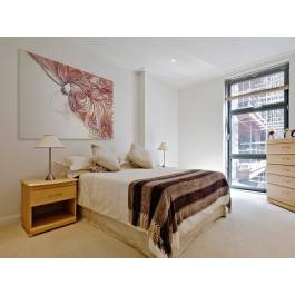 Leśna nimfa - nowoczesny obraz na płótnie - 120x80 cm Leśna nimfa - nowoczesny obraz na płótnie - 120x80 cm