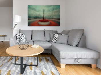 Szkarłatna niwa - fotoobraz do salonu - 120x80 cm Szkarłatna niwa - fotoobraz do salonu - 120x80 cm
