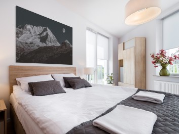 Góry księżycowe - fotoobraz do sypialni - 120x80 cm