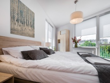 W półśnie - nowoczesny obraz do sypialni - 80x80 cm